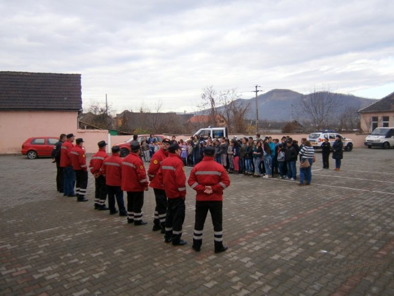 Exerciţiu de alarmare SVSU, la unităţile de învăţământ din Copşa Mică