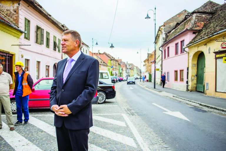 Klaus Iohannis nu dorește titlul de Cetățean de Onoare al Sibiului