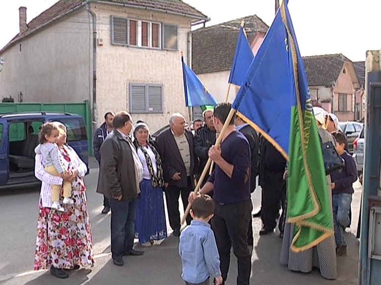 Regele romilor a mers la vot împreună cu supușii