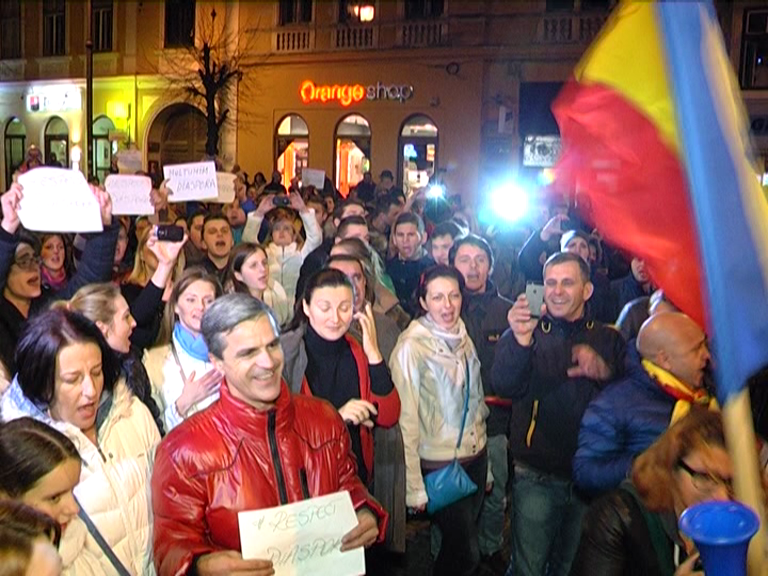 Sibienii au ieșit în stradă după anunțarea rezultatelor Exit Poll