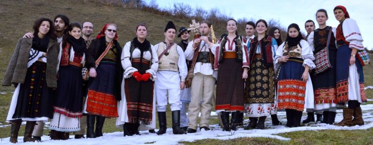 Sărbătorile-n bucate la Târgul de ţară