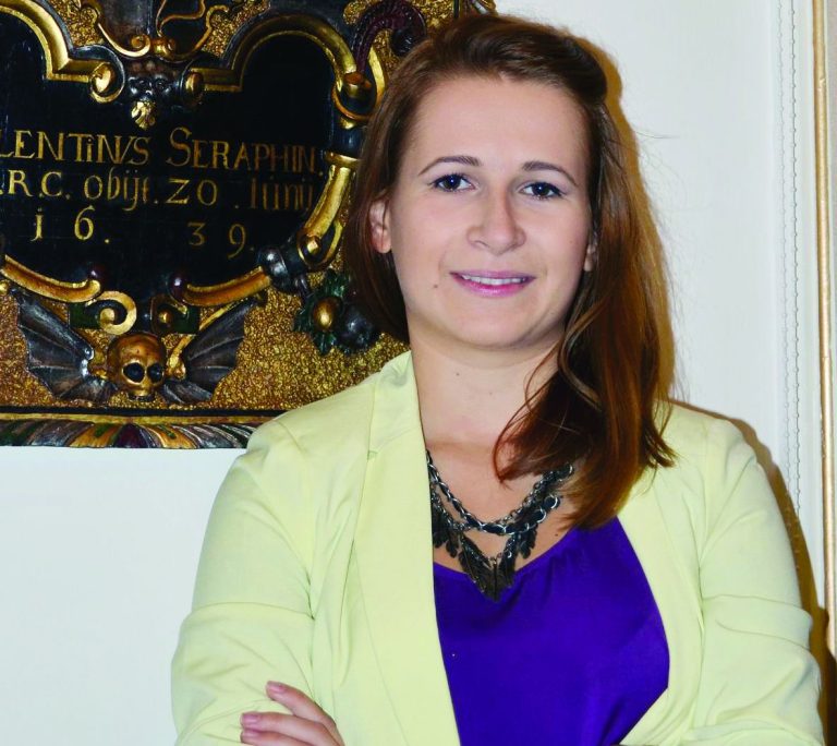 Cristina Mihu