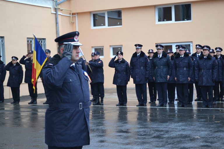 Premii și înaintări în grad pentru pompierii din județ