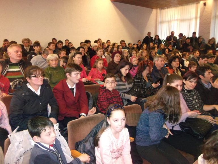 FOTO: 167 de elevi olimpici au fost premiați de municipalitatea medieșeană