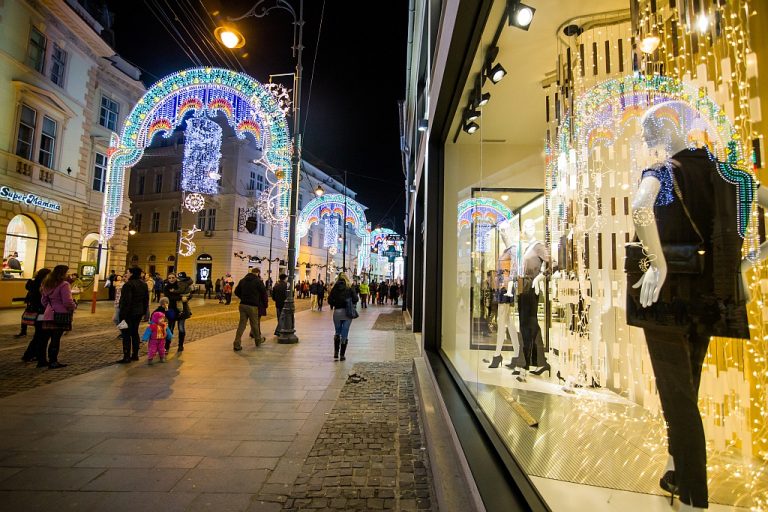 S-a deschis cea de-a doua ediție Sibiu Lights&More (galerie foto)