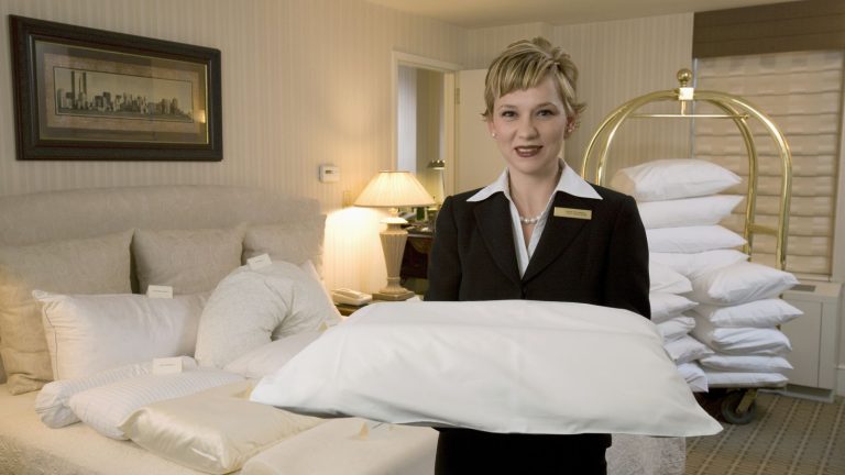 Germania oferă 77 de locuri de muncă, în domeniul hotelier-gastronomic