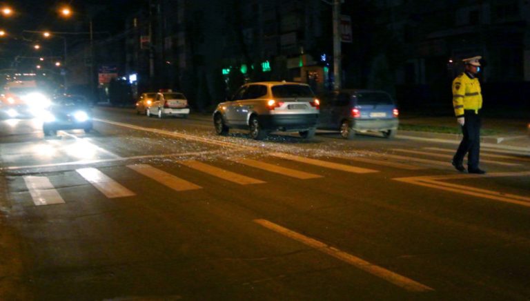 UPDATE: Familie lovită pe trecerea de pietoni: Femeia, însărcinată în 7 luni