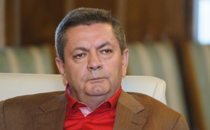 Rus îi face curte lui Iohannis