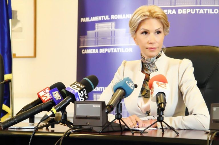 Raluca Turcan: „ Ministrul Educaţiei a atins cota de jos a meschinăriei politice”