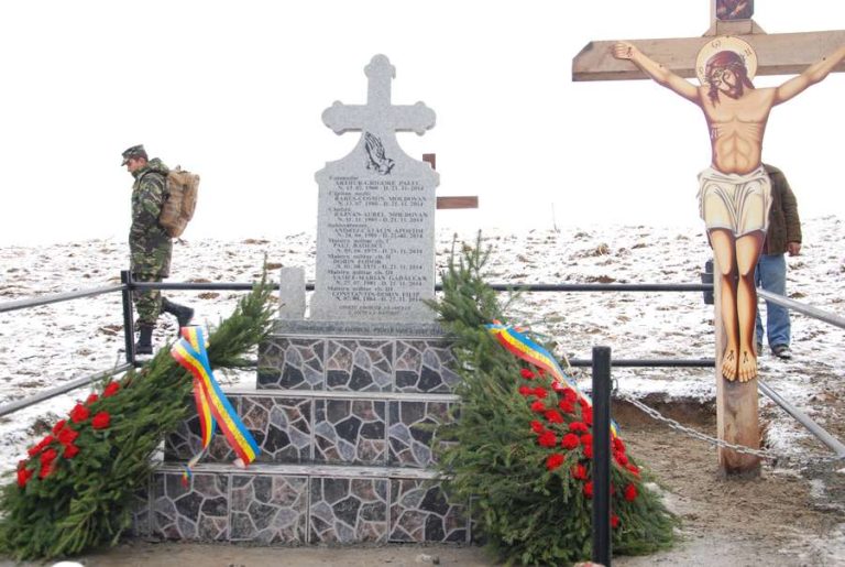 Troiță construită în memoria militarilor care au murit în accidentul aviatic