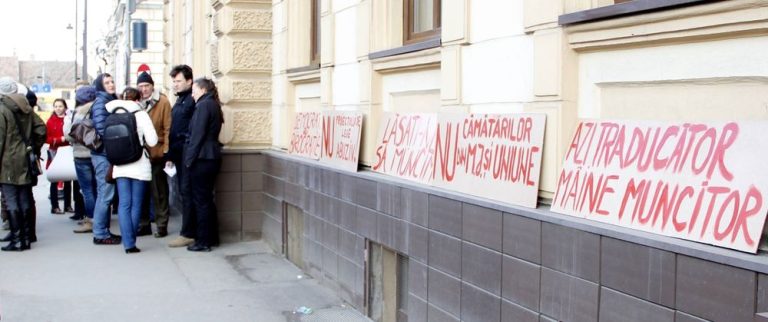 Traducătorii şi interpreţii judiciari au protestat astăzi la Sibiu
