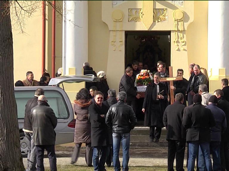 FOTO: Cristian Pavel a fost înmormântat, președintele a participat la funeralii
