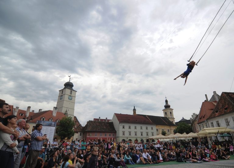 Ikumi Kurosu și Naoto Katori vin la Sibiu în 2016