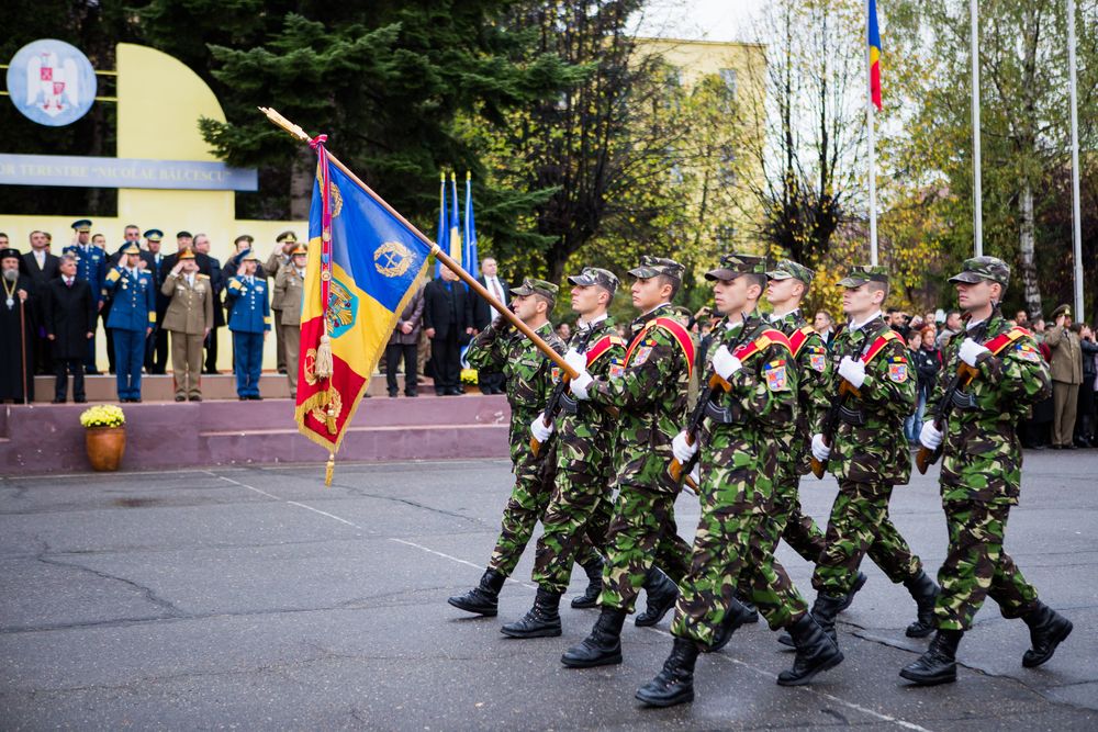 1085 de locuri scoase la concurs în învățământul militar, pentru anul 2015 – 2016