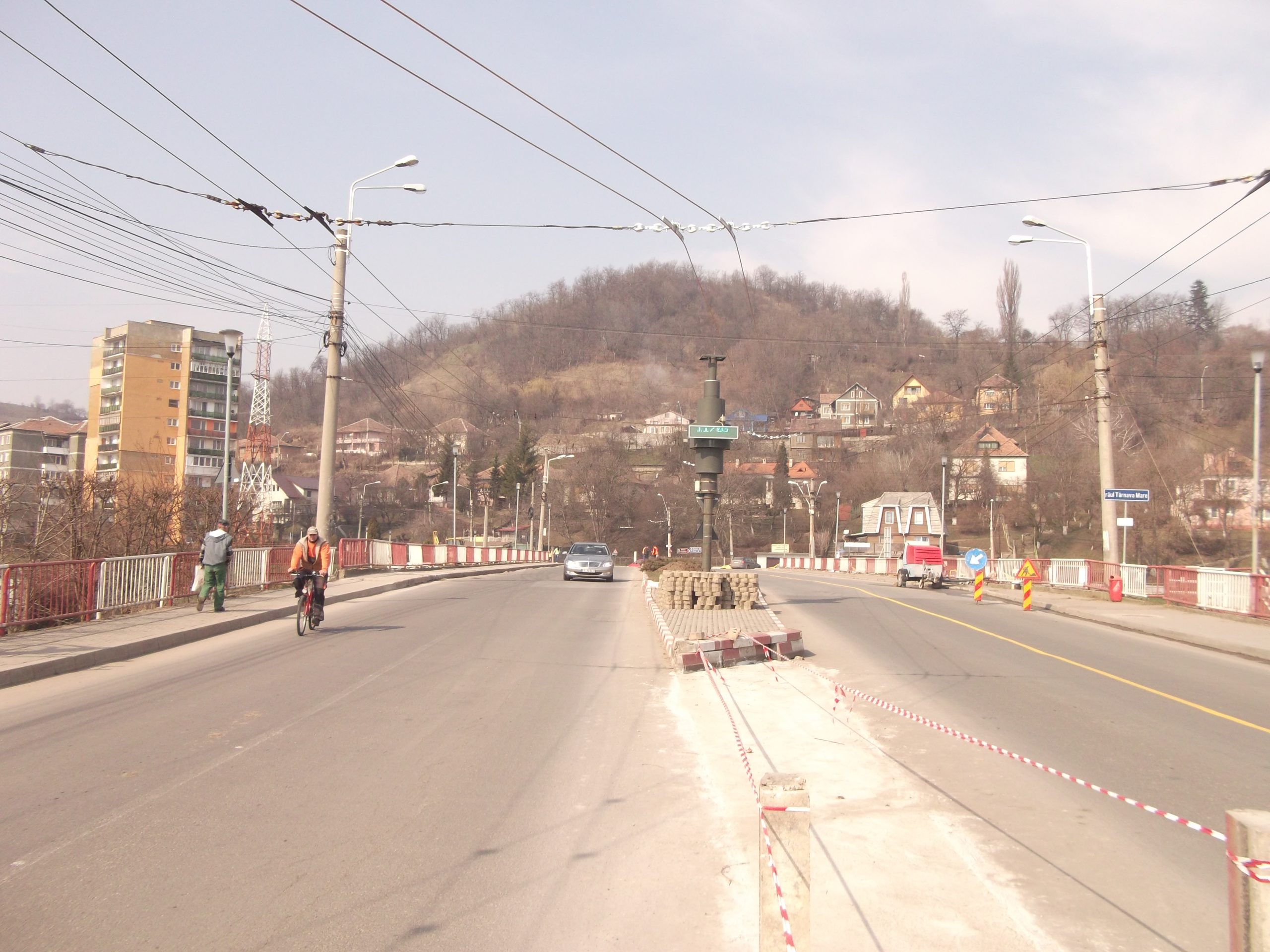 Începe reabilitarea podului de peste râul Târnava Mare, circulația va fi deviată