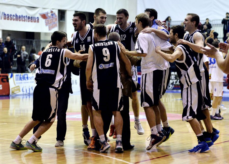 O nouă seară deosebită oferită fanilor de jucătorii lui Ovidiu Teleabă. Gaziştii săi au învins semifinalista Fiba EuroChallenge