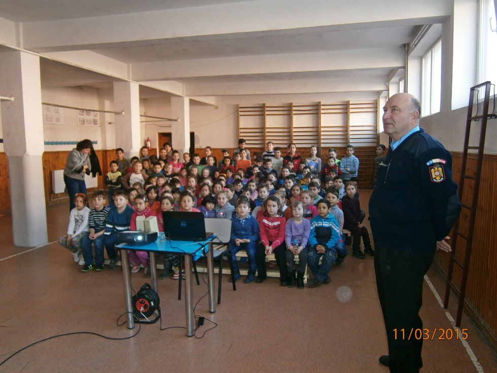 Campania de informare „Nu tremur la cutremur”, prezentată elevilor din Copșa Mică
