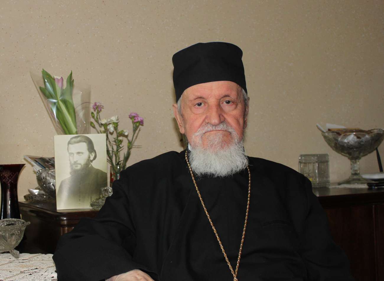 Mărturii despre Părintele Arsenie Boca: Nu dădea canon multe rugăciuni sau metanii