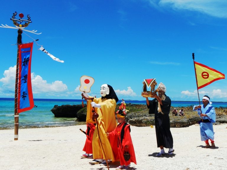 Nirai Kanai şi Onari Gami. Viaţa spirituală în Okinawa, Japonia la Muzeul ASTRA