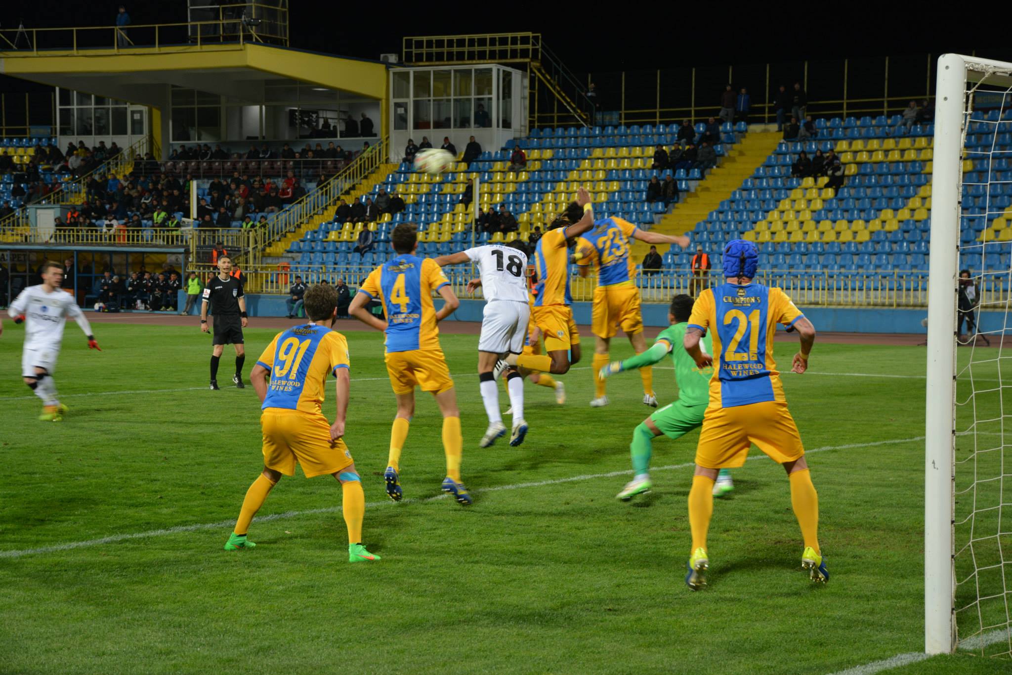 Liga 1: Remiză între Gaz Metan și Petrolul Ploiești, cu Ion Balaur pe banca tehnică