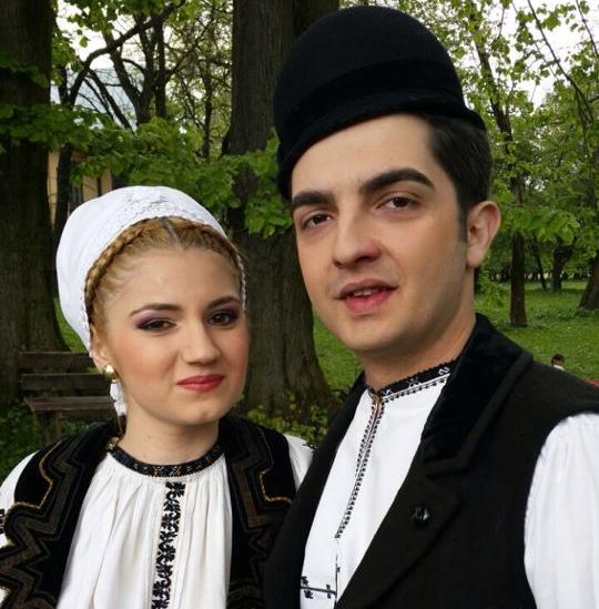 Adriana Anghel și Traian Stoiţă  cântă în duet un șlagăr din anii 1968