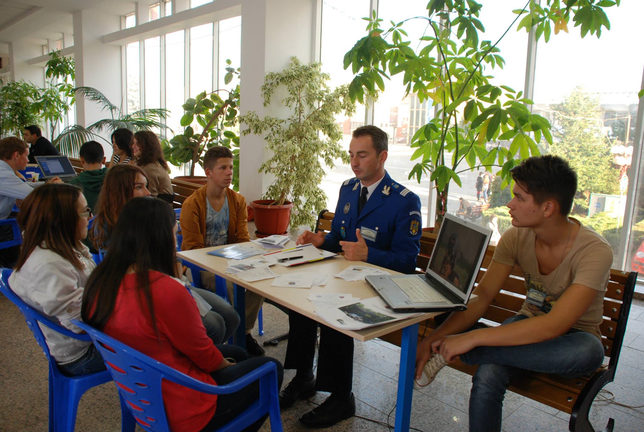 „Biblioteca Vie”-cărțile vorbesc din nou la Mediaș