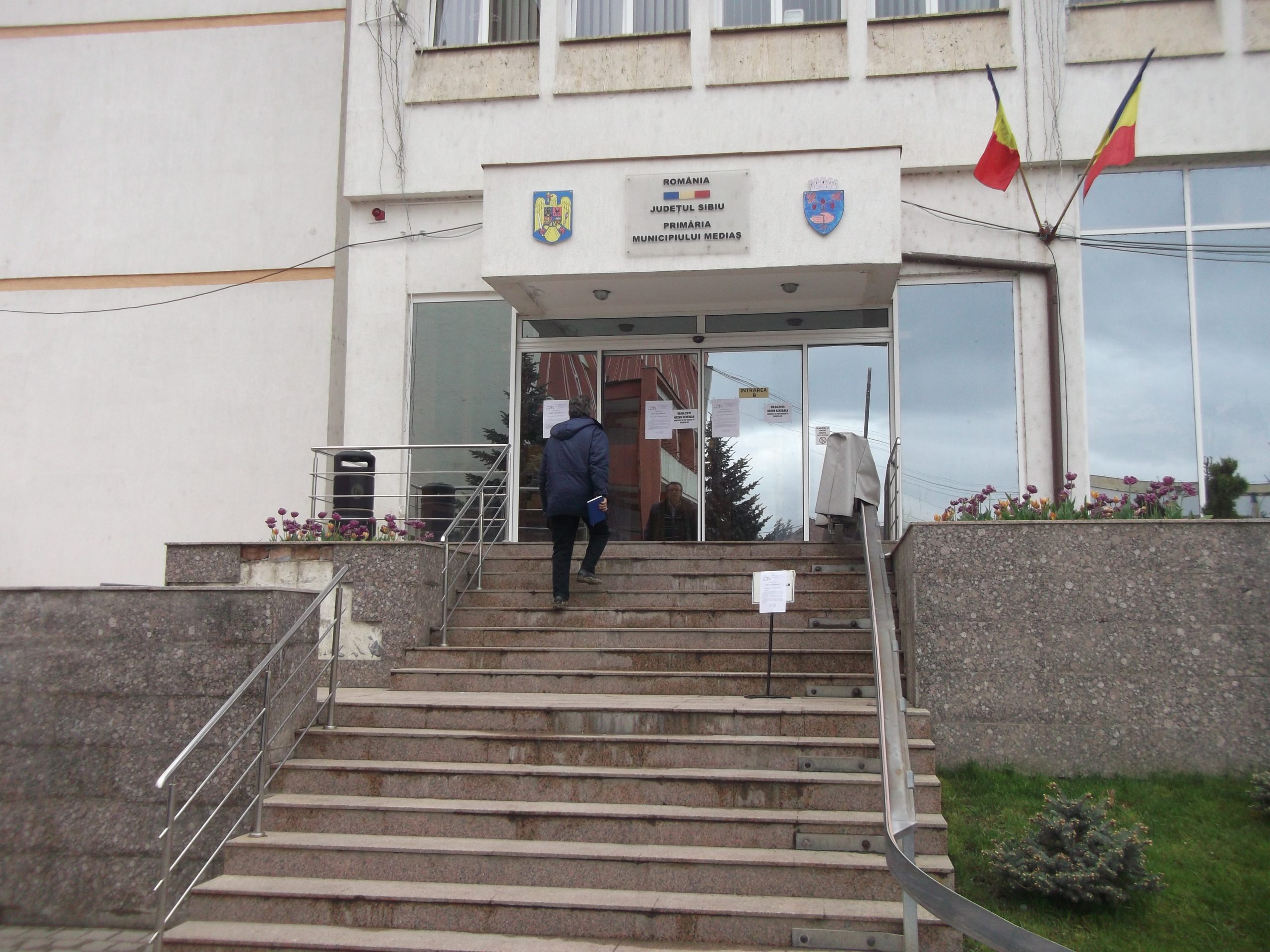 Salarii majorate cu 12 %, la Primăria Mediaș
