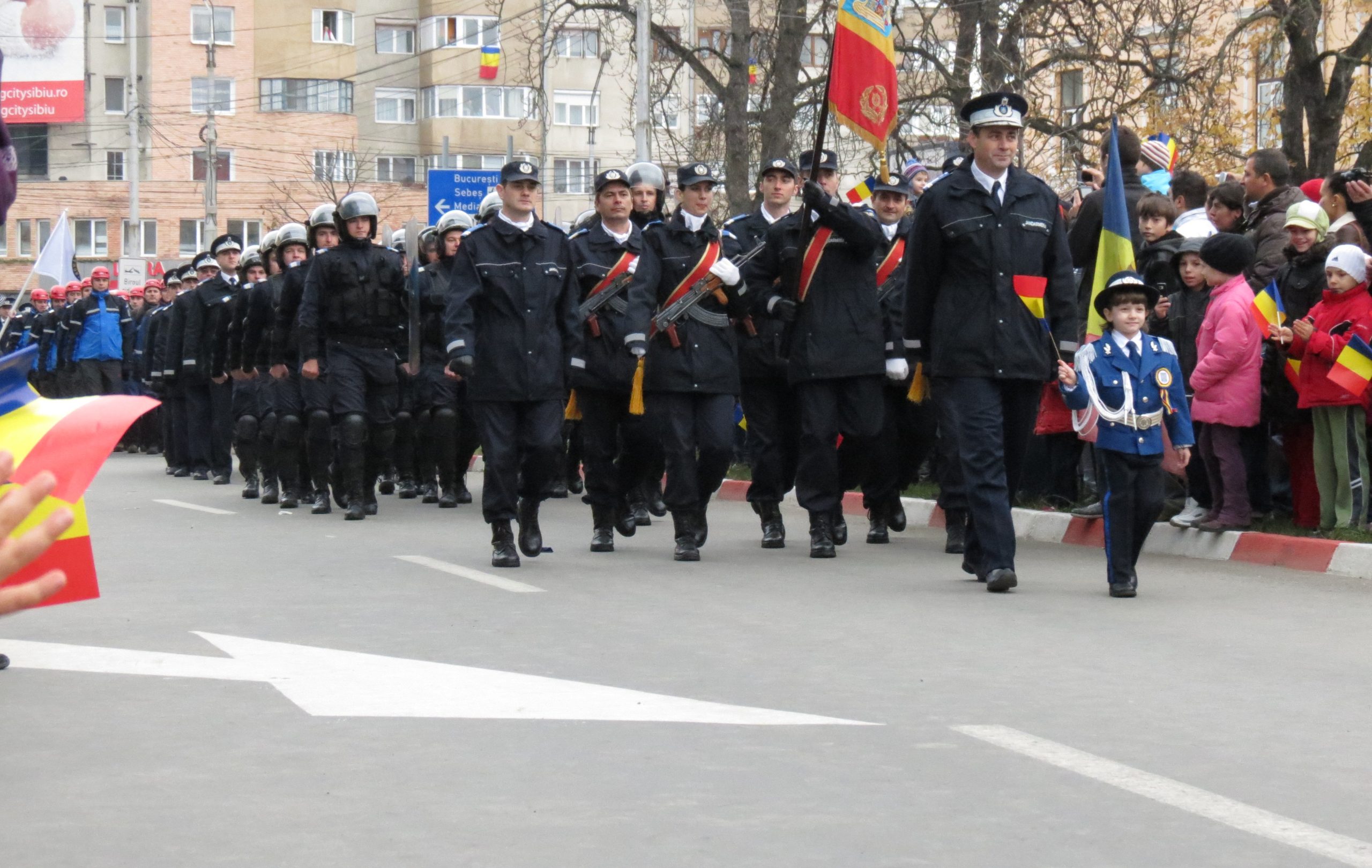 Paradă militară și expoziție de tehnică militară în centrul orașului, de Ziua Jandarmeriei Române
