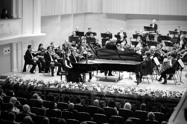 Despre concertele lunii aprilie de la Filarmonica de Stat Sibiu