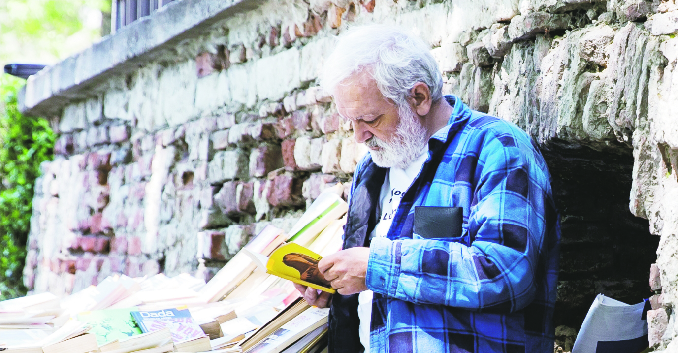 Doru T. Popa: Cartea este pentru suflet. Nu poţi citi pe calculator un roman bun
