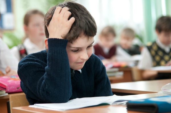 A început Evaluarea Națională. Elevii de clasa a II-a susțin primii examenele