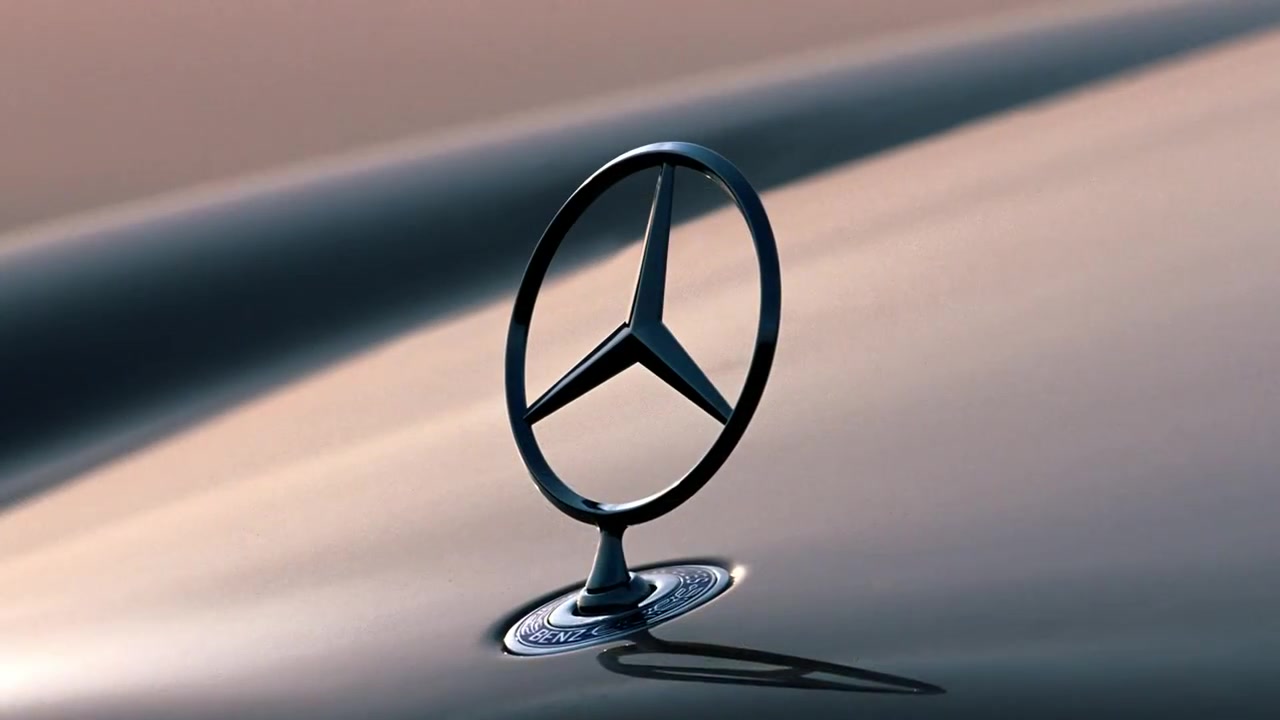 Pasionații modelelor clasice Mercedes-Benz își dau întâlnire în județul Sibiu
