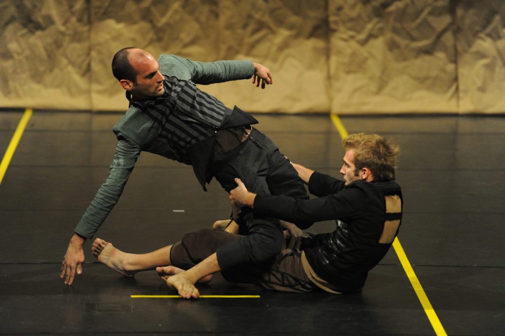 Charlie mandelbaum o poarta cat o speranta Tami Weiss