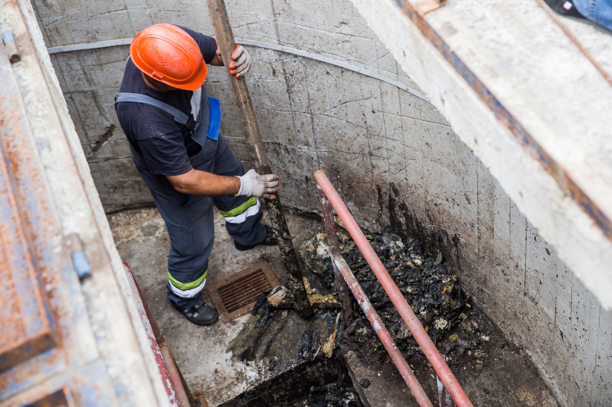 „Canalizarea nu este ghenă de gunoi”, o campanie Apă Canal prin care se apelează la bunul simț