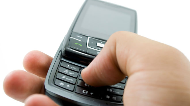 A folosit telefonul în timpul examenului și a fost eliminat!