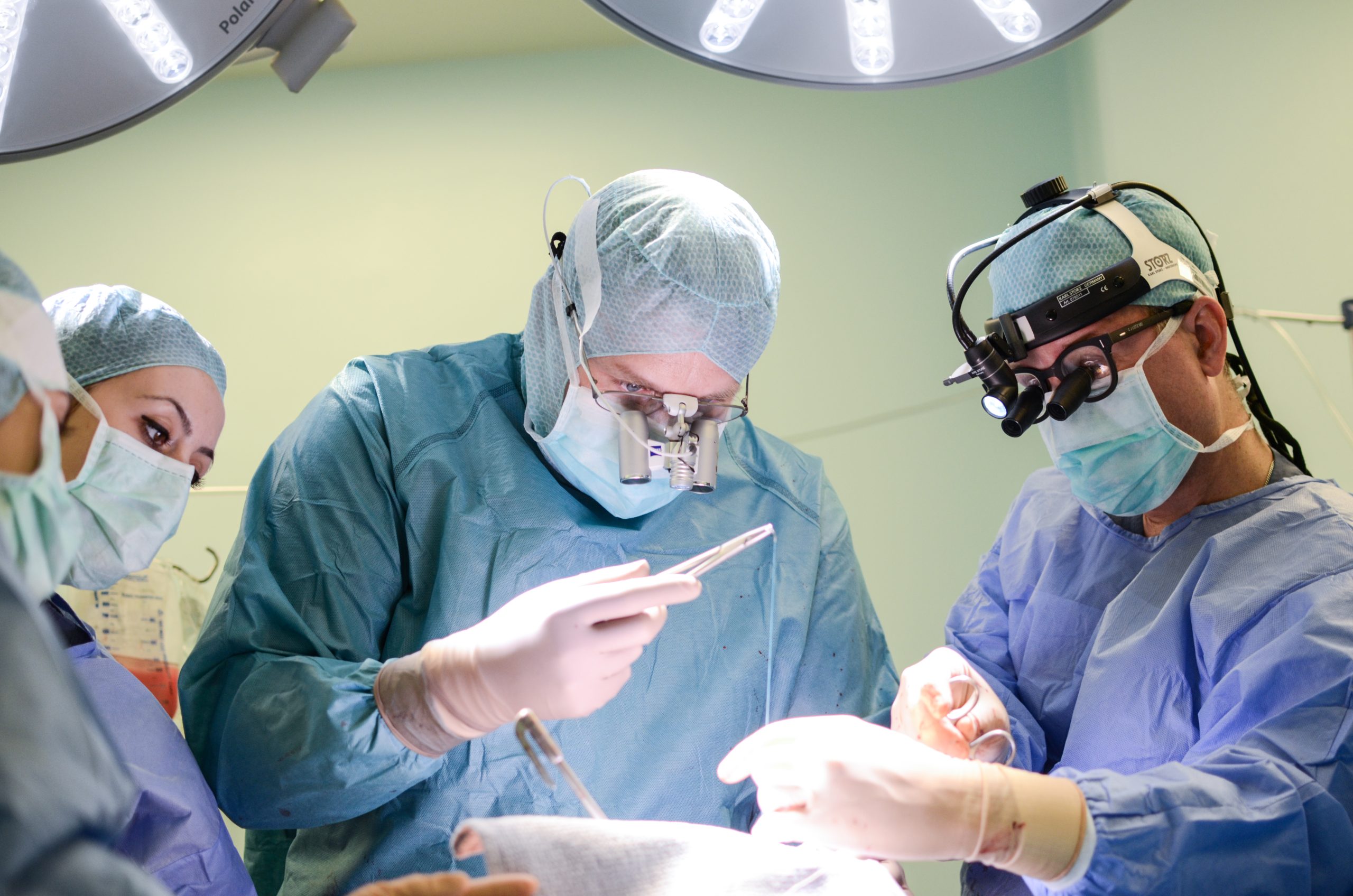Parteneriat transatlantic pentru un program de chirurgie valvulară minim invazivă