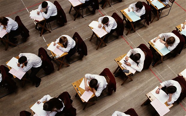 Bacalaureatul continuă cu examenele la limbile străine