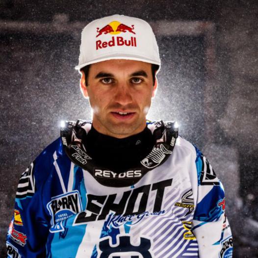 Locul II acum doi ani, absent datorită unei accidentări în anul trecut. Spaniolul Alfredo Gomez revine la Sibiu cu gând de a triumfa la Red Bull Romaniacs : „Mă simt destul de bine şi cred că mă pot lupta pentru victorie!”