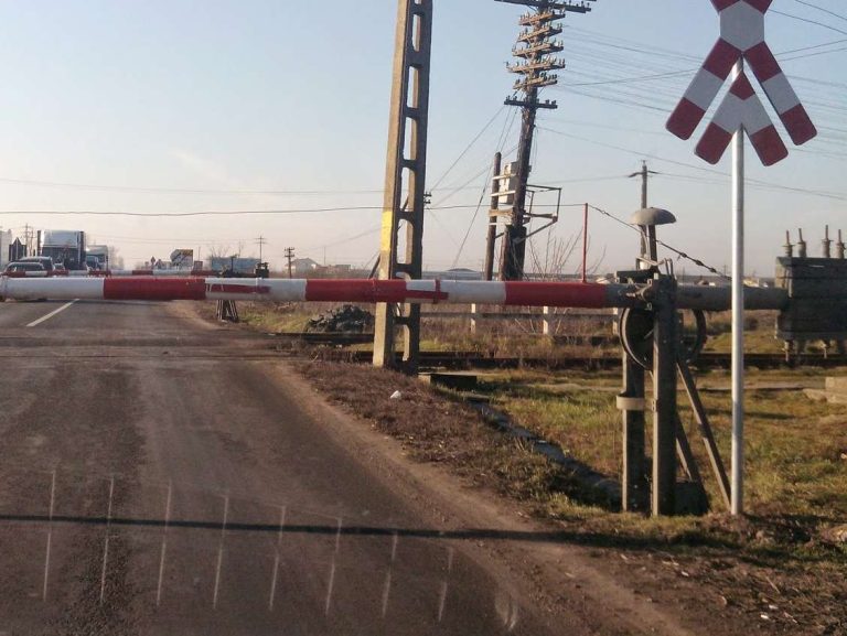 Parlamentarii liberali îi cer Ministrului Transporturilor să nu desființeze bariera de la Halta Cristian-Orlat