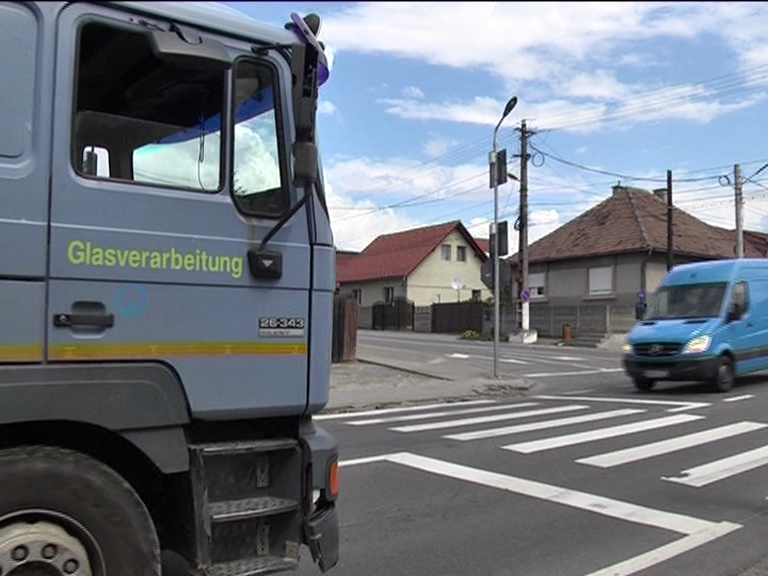 Femeia lovită pe trecerea de pietoni în Tălmaciu a murit