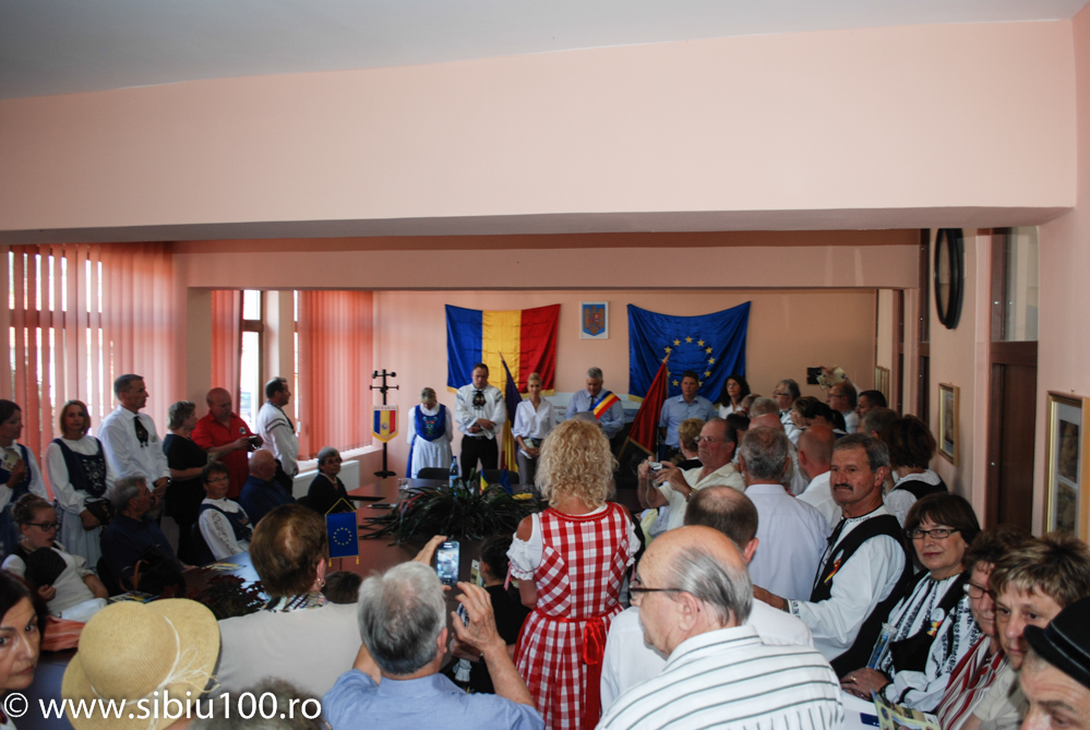 FOTO: Peste 150 de sași au revenit acasă, la Axente Sever