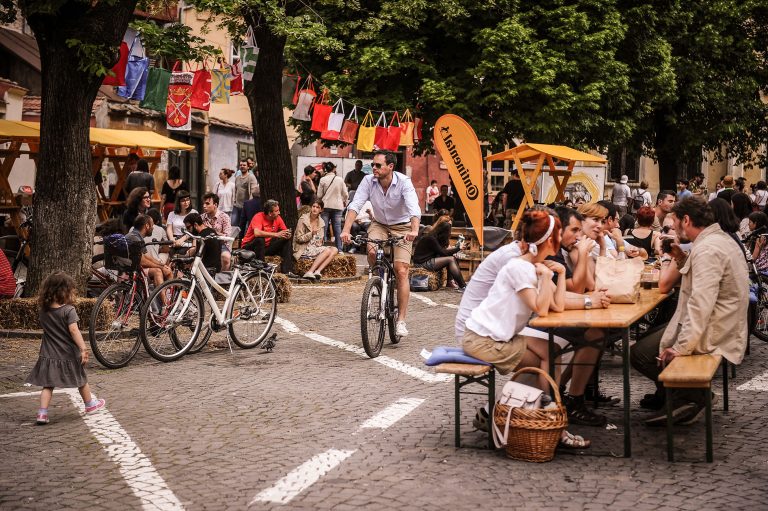 Meșteșuguri urbane la Huet.Urban
