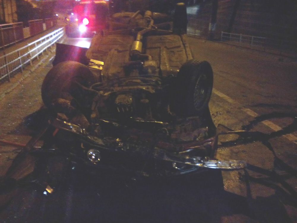 Doi medieșeni au ajuns la spital, după ce s-au răsturnat cu mașina