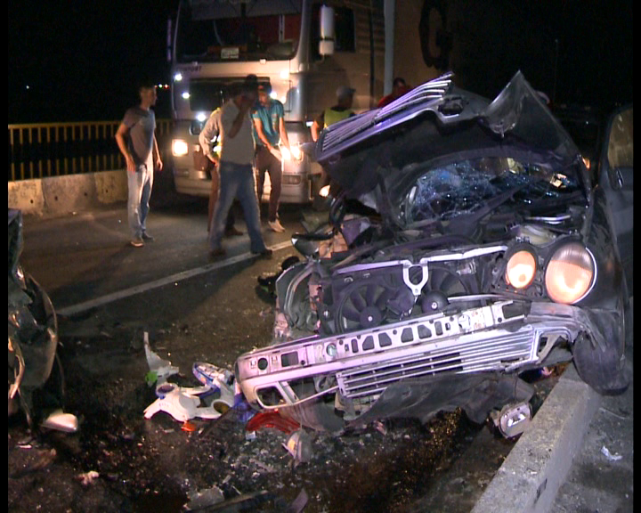FOTO: Accident teribil pe DN1, un bebeluş de 3 luni şi bunica lui au murit pe loc