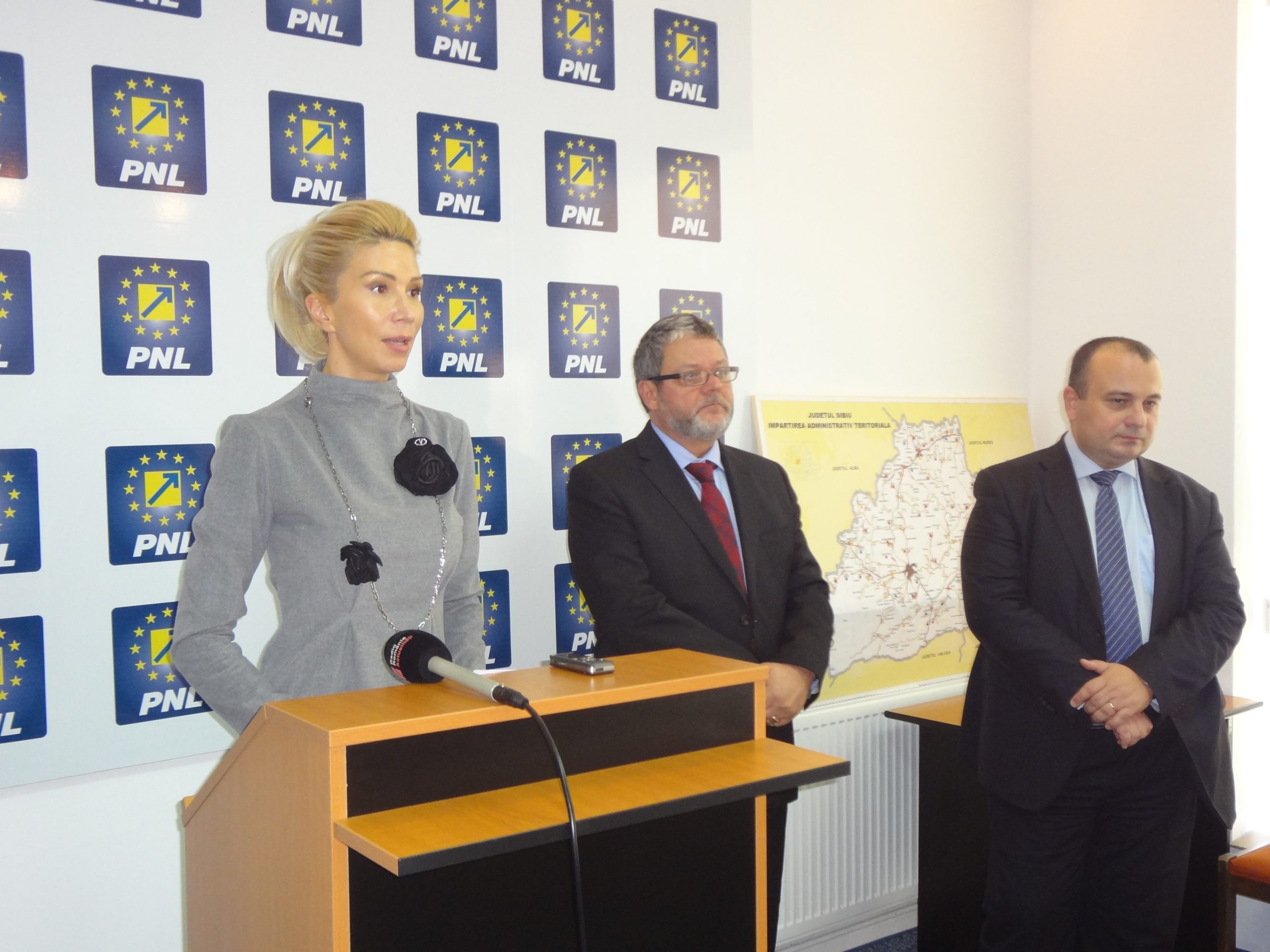 Turcan acuză PSD-ul că nu a îndeplinit 80% din promisiunile electorale, iar Cazan cere finalizarea tronsonului de autostradă Săliște – Cunța