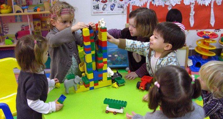 111.000 de copii de grădiniță vor primi tichete valorice de 50 de lei