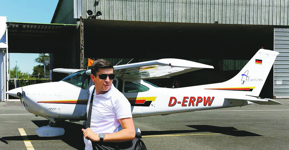 Tânăr pilot: Atracţia acestui job este că poţi vedea soarele, chiar dacă pe pâmânt este înnorat, plouă sau ninge