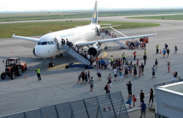 turisti aeroport e1495546108702