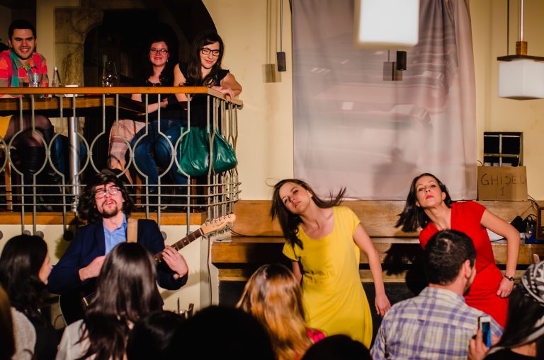 Spectacolul “NĂSCUT ÎN ’90” al companiei BIS Teatru  premiat la FNTI