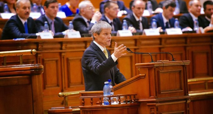 Avem Guvern! Cabinetul Cioloș a fost validat de Parlament